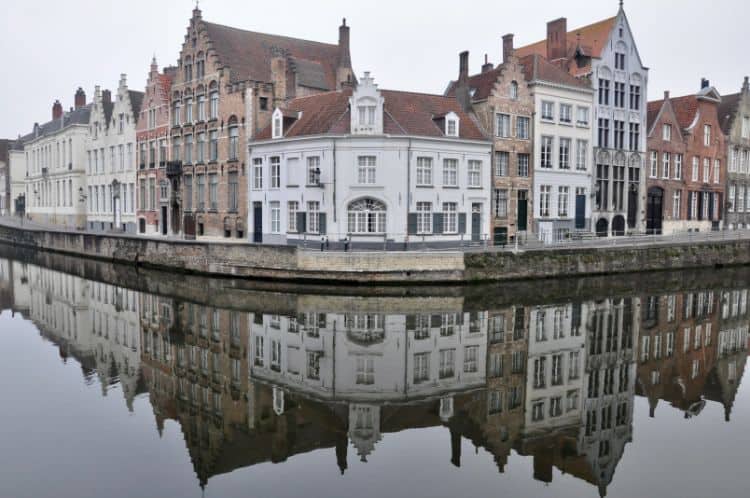 Kanały w mieście belgijskm