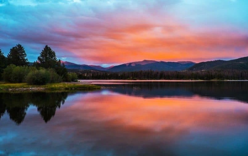 Tafla jeziora w Kolorado