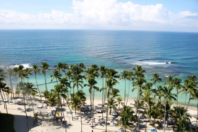 Plaża z palmami na Jamajce