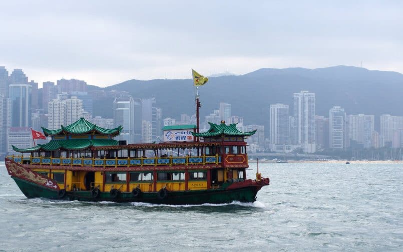 Łódź na morzu w Hongkongu