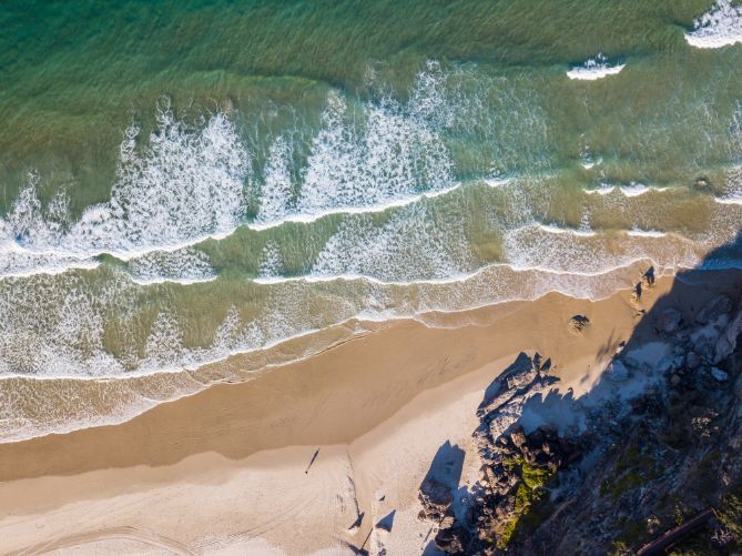 Widok na plaże z drona