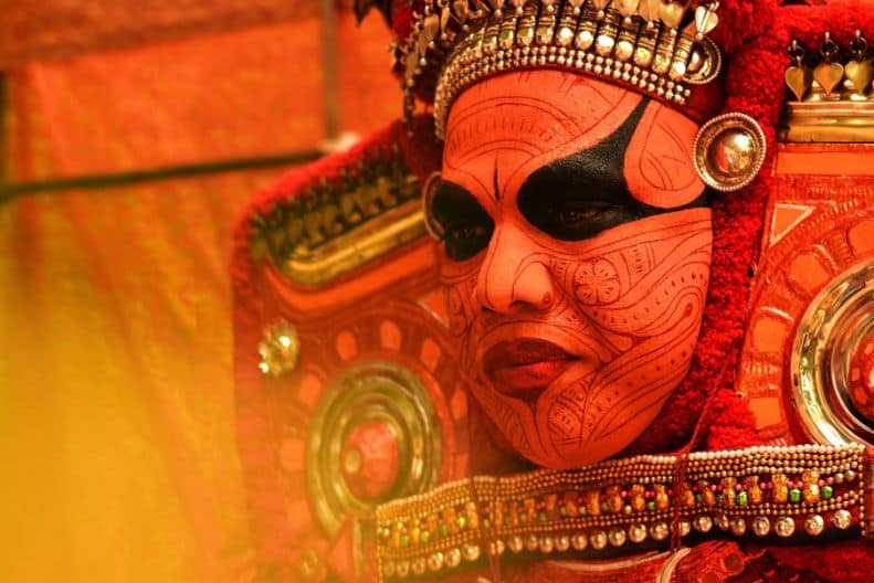Indyjska maska - makijaż