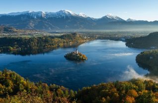 Słoweńskie góry i jezioro