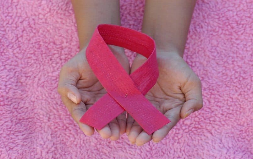 Wstążka różowa symbol walki z rakiem